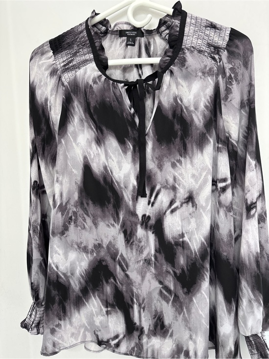 Simply Vera Vera Wang Tops - Simply Vera Vera Wang Black and White Tie-Neck Puffed Elastic Sleeve S Blouse